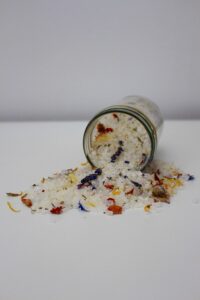 Sole – powstawanie, właściwości, reakcje