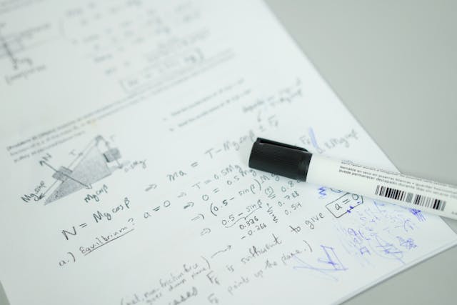 Fizyka Jak powtarzać materiał efektywnie – strategie maturalne