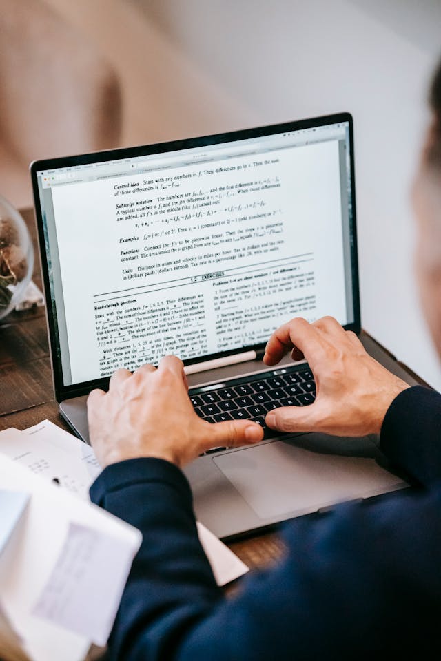 Matematyka online – czy warto uczyć się przez internet